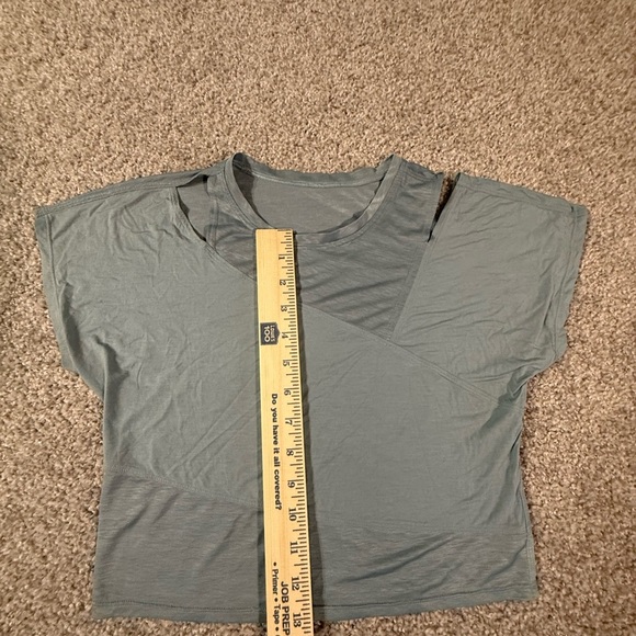 Lululemon No Inhibitions Split Shoulder Crop Workout Tee Gray Green, Tag Removed - Picture 3 of 5